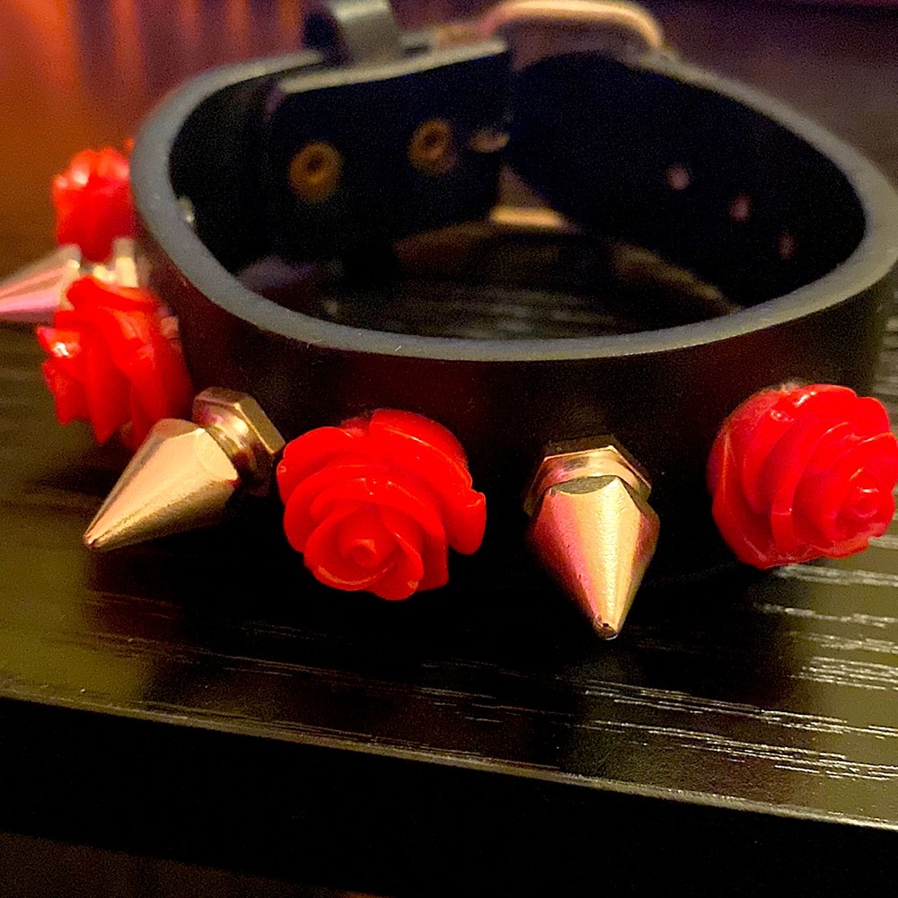 🌹 Spiked Wristband 🌹
